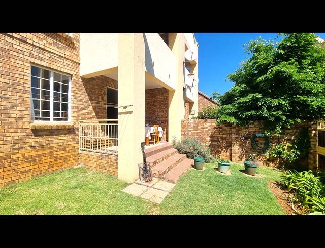 2 BEDROOM APARTMENT RENTED IN BOARDWALK VILLAS